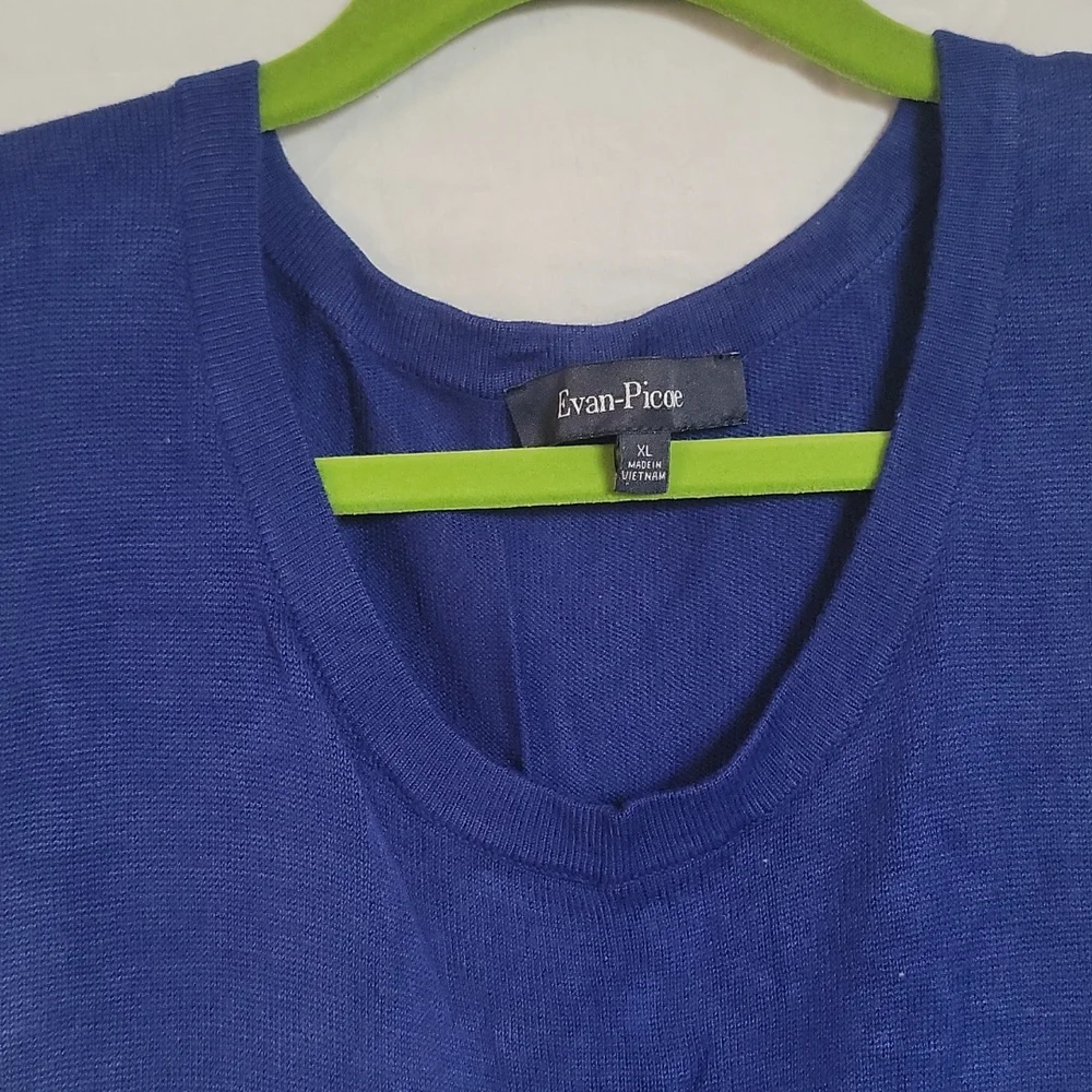 Top - Picture 2 of 4